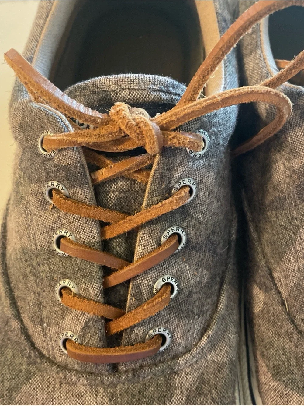 Sperry Men's Gray Canvas Boat Shoes with Brown Laces camo